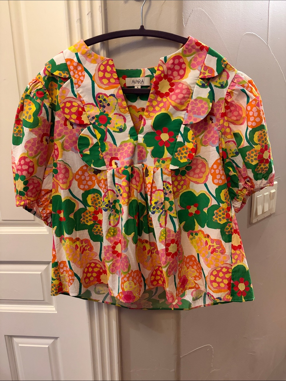 Avra Floral Ruffle-Collar Blouse in Green & Pink